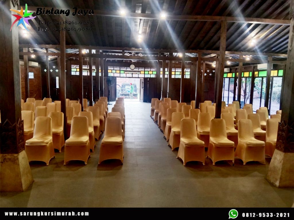 Gudang sarung kursi di Bogor