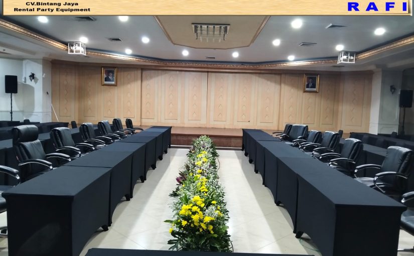 Pusat Rental Meja Kotak HPL Cover Hitam Stretch Jakarta