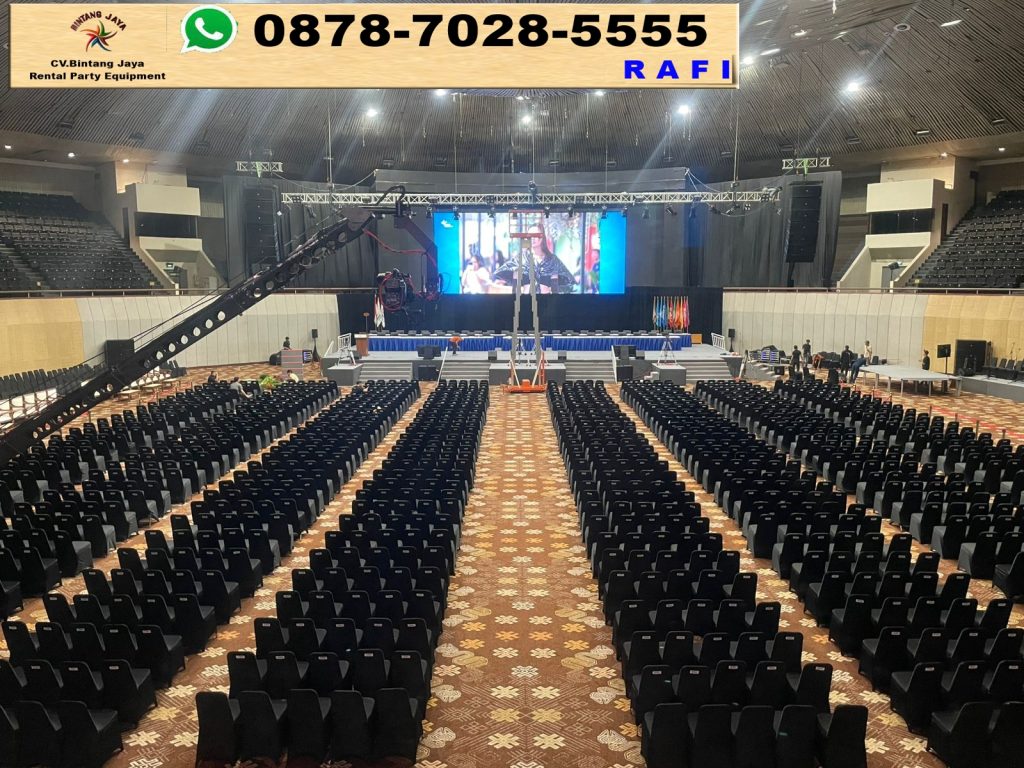 Sewa Kursi Futura, Kursi Vip Kayu Dan Meja Event Wisuda Binus