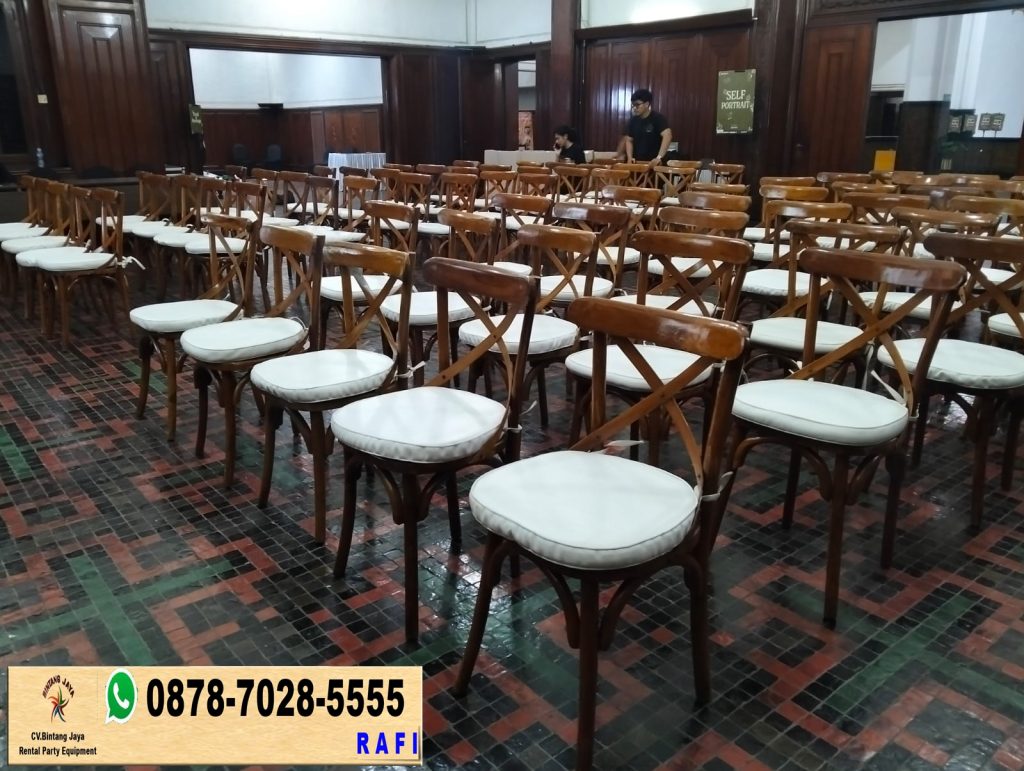 Rental Kursi Kayu Desain Silang Atau Cross Back Bekasi