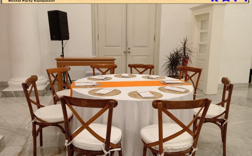 Sewa Round table Dan Kursi Silang Kayu Jakarta