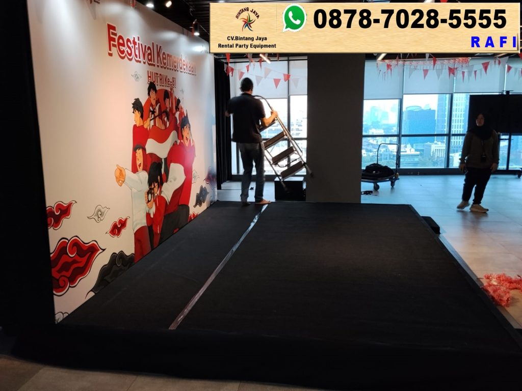 Sewa Panggung Cover Karpet Hitam Event PERTAMINA Jakarta