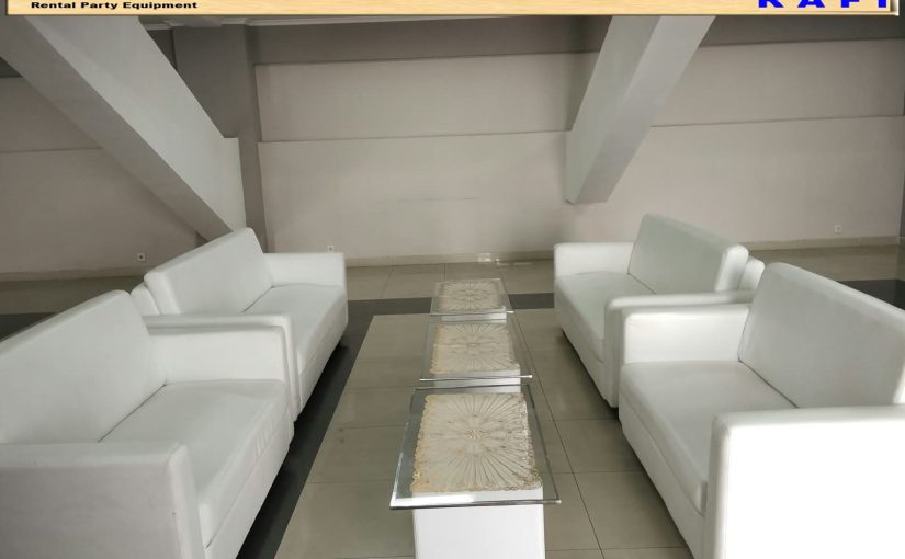 Sewa Sofa Double Putih Stadion Patriot Bekasi 0878-7028-5555